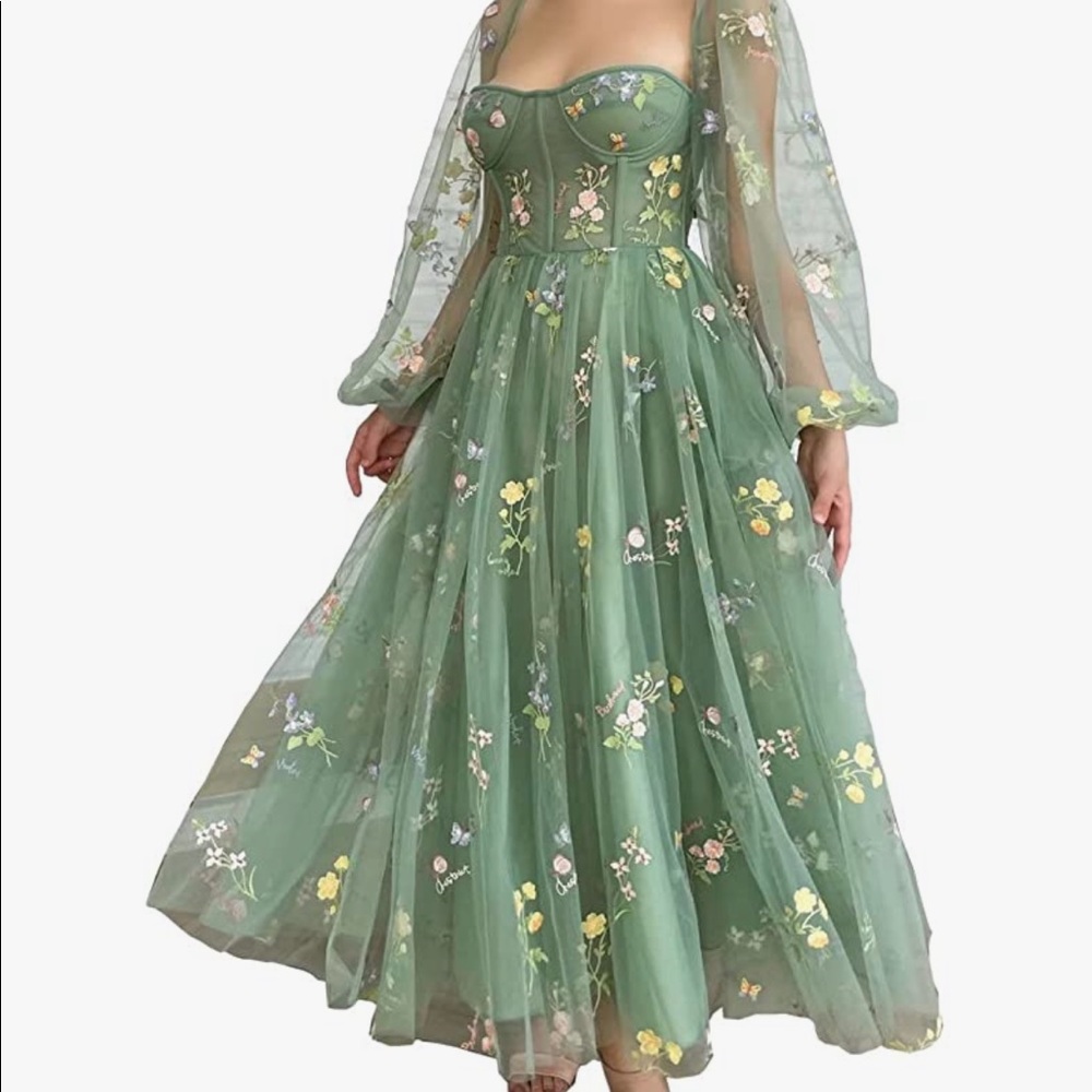 Green tulle Puffy sleeve corset dress, size 4
